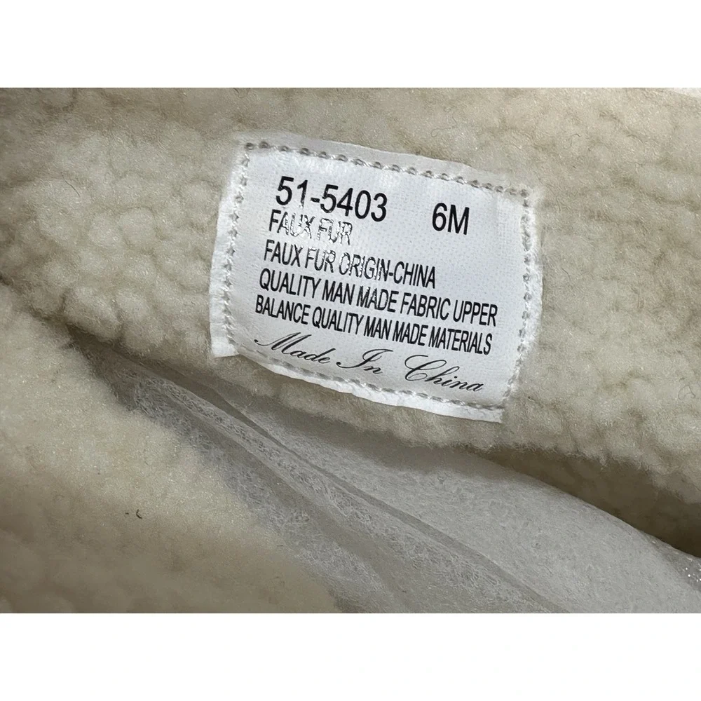 Bella Vita Easy Dry Waterproof Woman's Snow Boots Size 6 White NEW READ